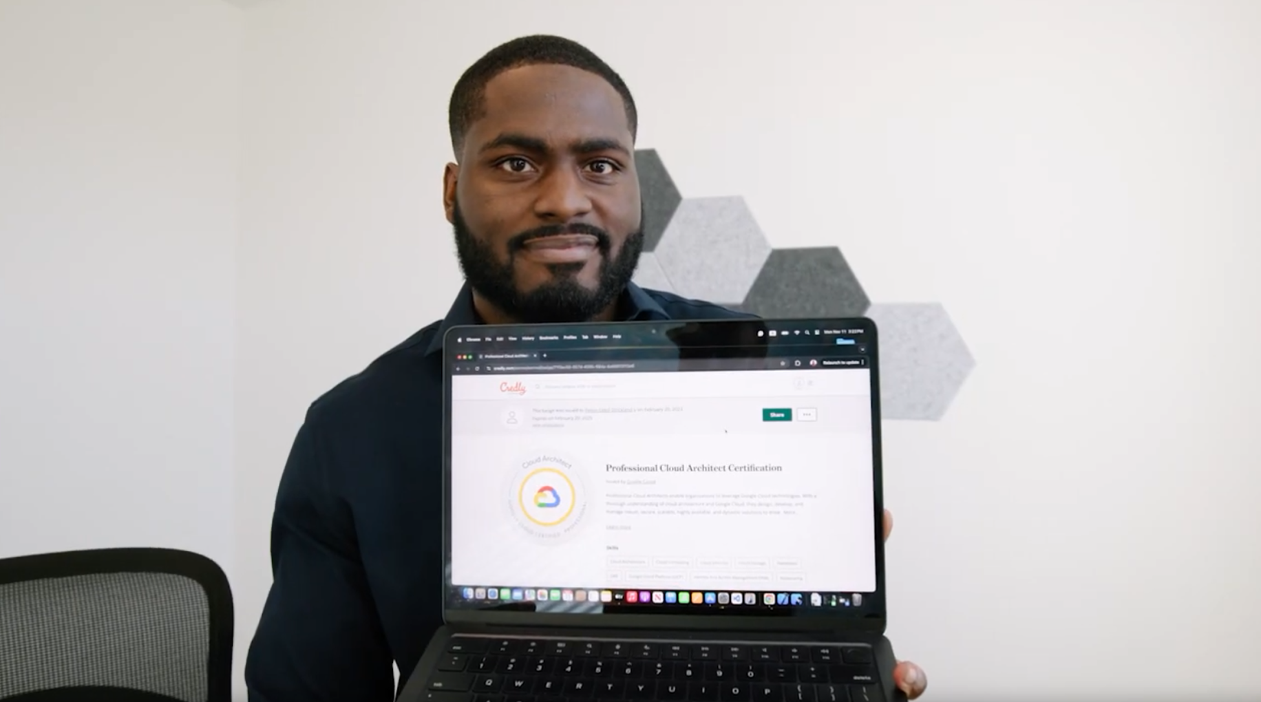 È più importante che mai dimostrare le proprie competenze nel panorama in rapida evoluzione del cloud e dell'AI. Le certificazioni aumentano le opportunità di carriera, migliorano l'efficienza aziendale e consentono agli studenti di ottenere stipendi più alti e di essere assunti più rapidamente. Esplora le nuove certificazioni e ascolta i professionisti che raccontano come le certificazioni hanno influito sulle loro carriere.